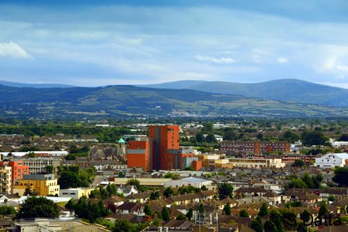 Dublin with the Wicklow Mountains