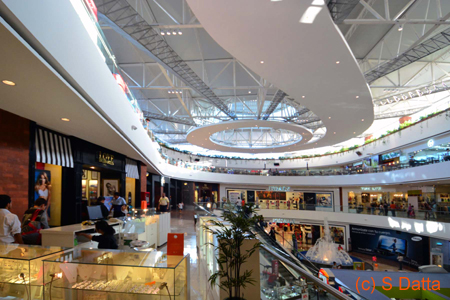 Modern Miraflores Mall